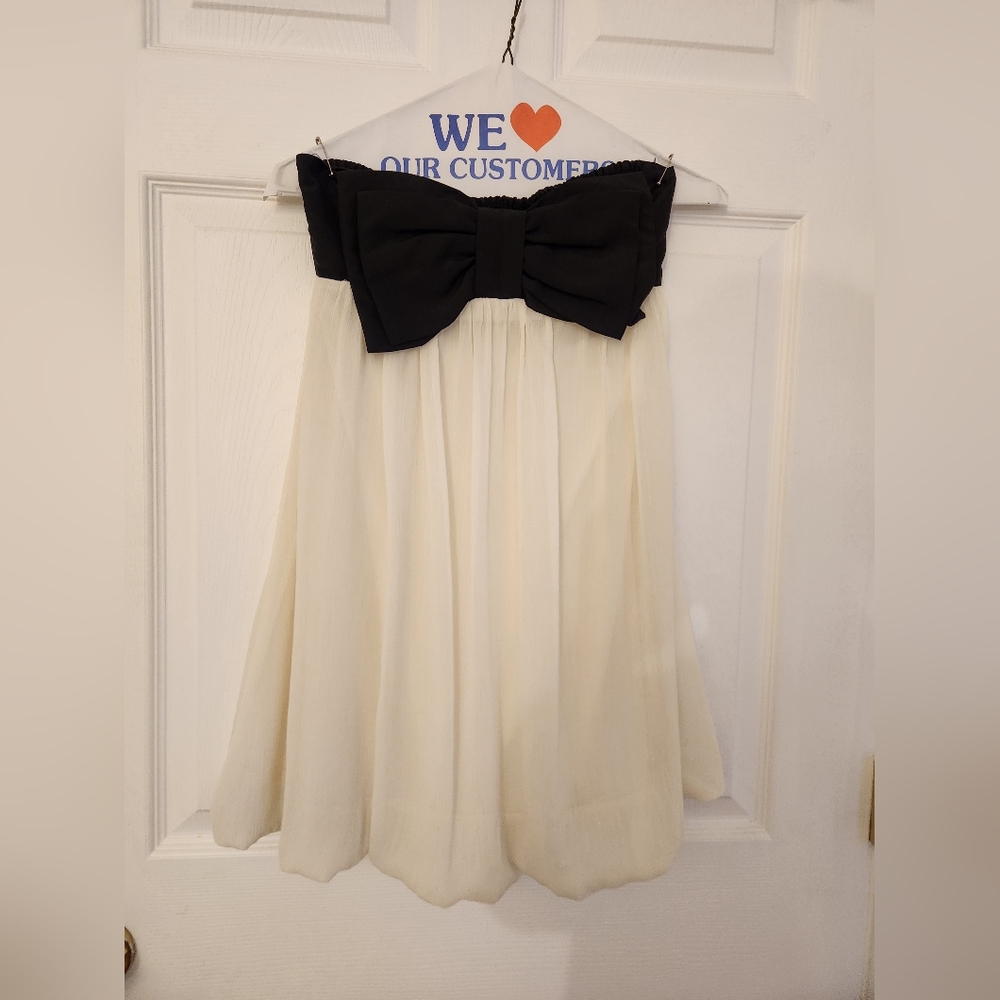 Strapless, Bubble, White, Black, Mini Dress w/ a Bow